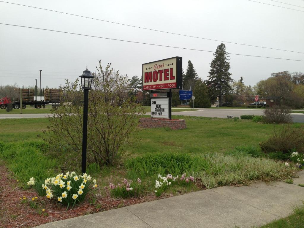 Capri Motel Mackinaw City Zewnętrze zdjęcie