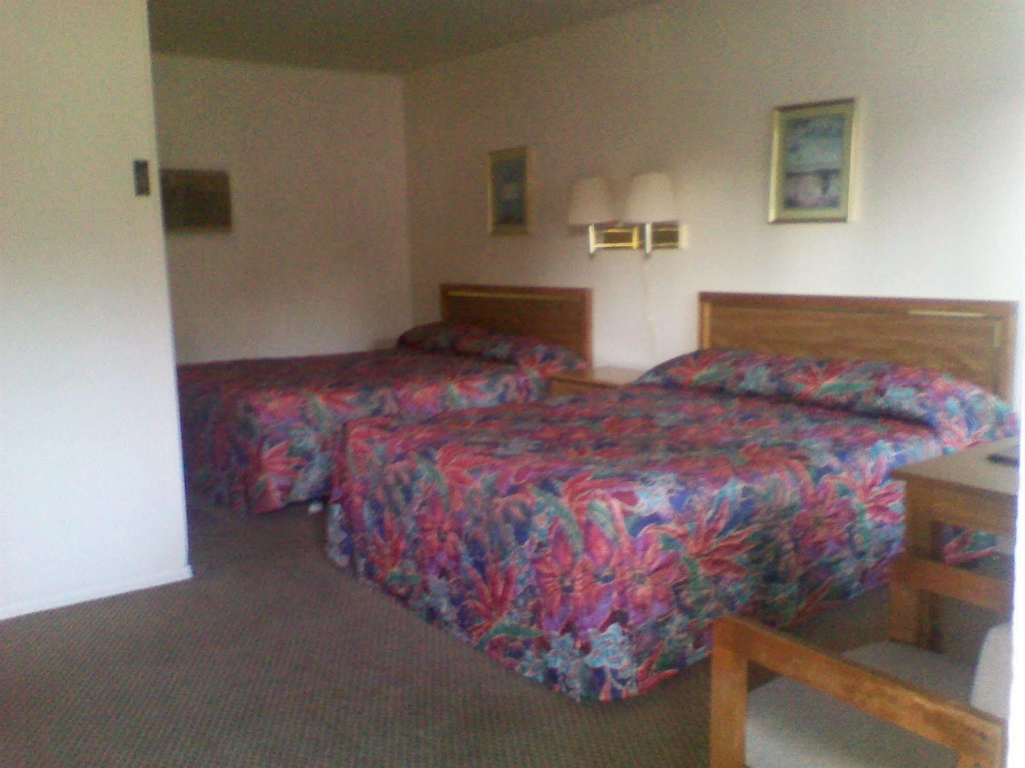 Capri Motel Mackinaw City Zewnętrze zdjęcie