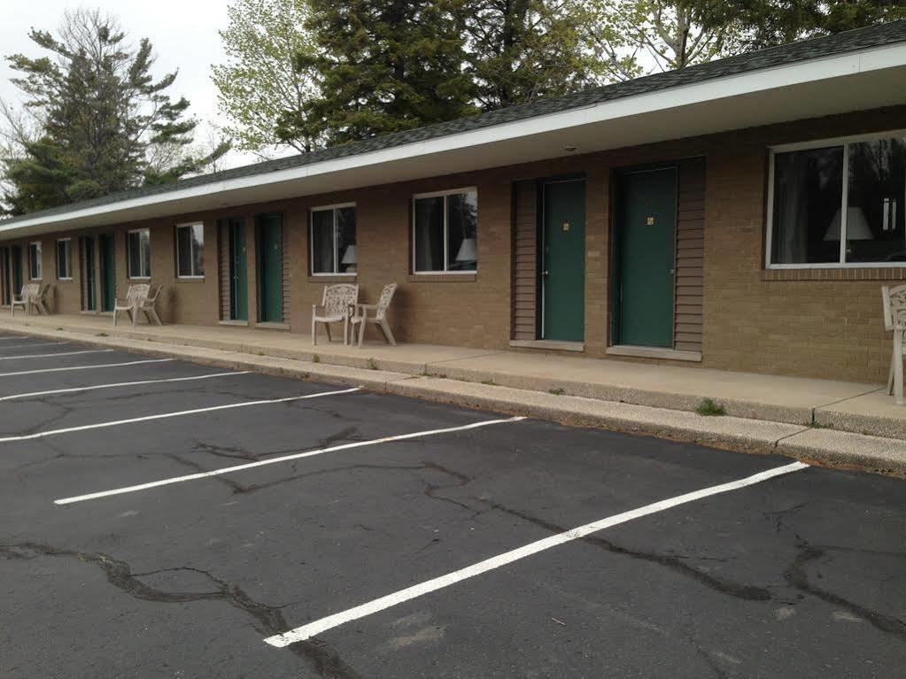 Capri Motel Mackinaw City Zewnętrze zdjęcie